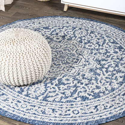 Sinjuri Medallion Textured Weave Indoor/Outdoor Area Rug