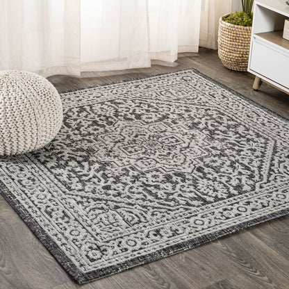 Sinjuri Medallion Textured Weave Indoor/Outdoor Area Rug