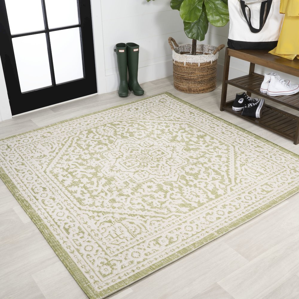 Sinjuri Medallion Textured Weave Indoor/Outdoor Area Rug
