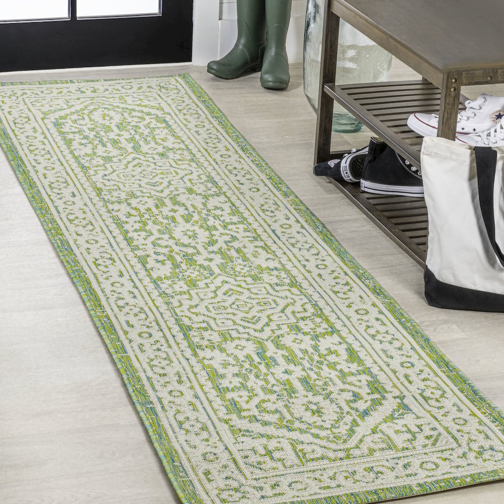 Sinjuri Medallion Textured Weave Indoor/Outdoor Area Rug