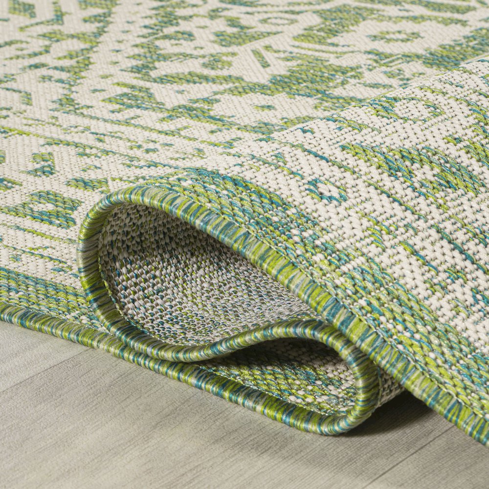 Sinjuri Medallion Textured Weave Indoor/Outdoor Area Rug