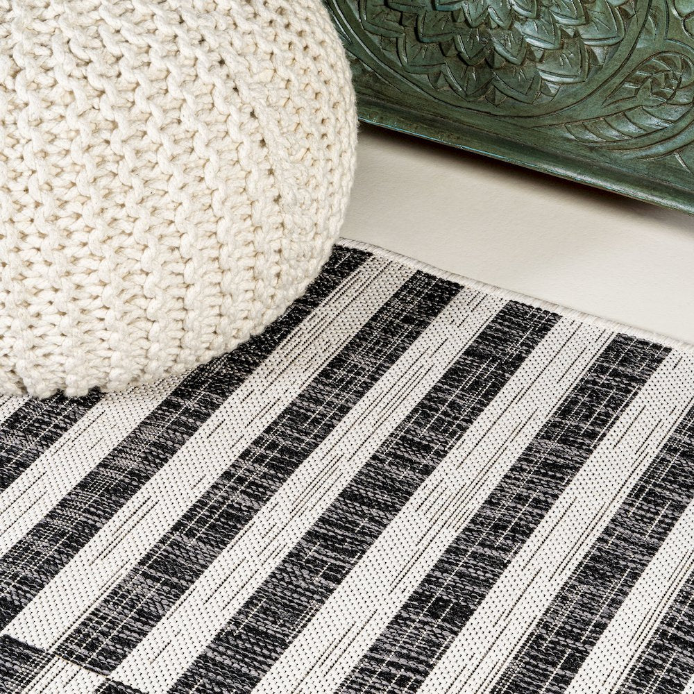 Sukie Modern Offset Stripe Indoor/Outdoor Area Rug