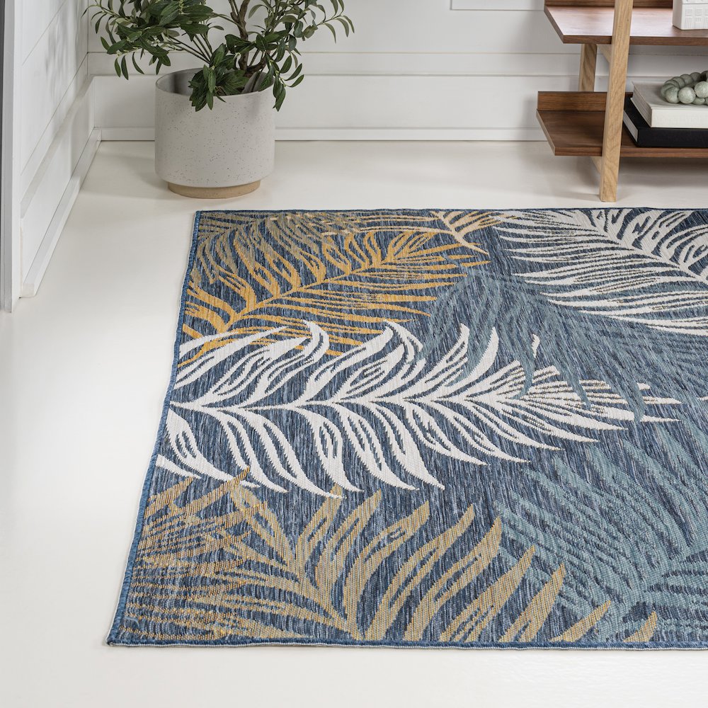 Casual Palm Frond Reversible Machine-Washable Indoor/Outdoor Area Rug