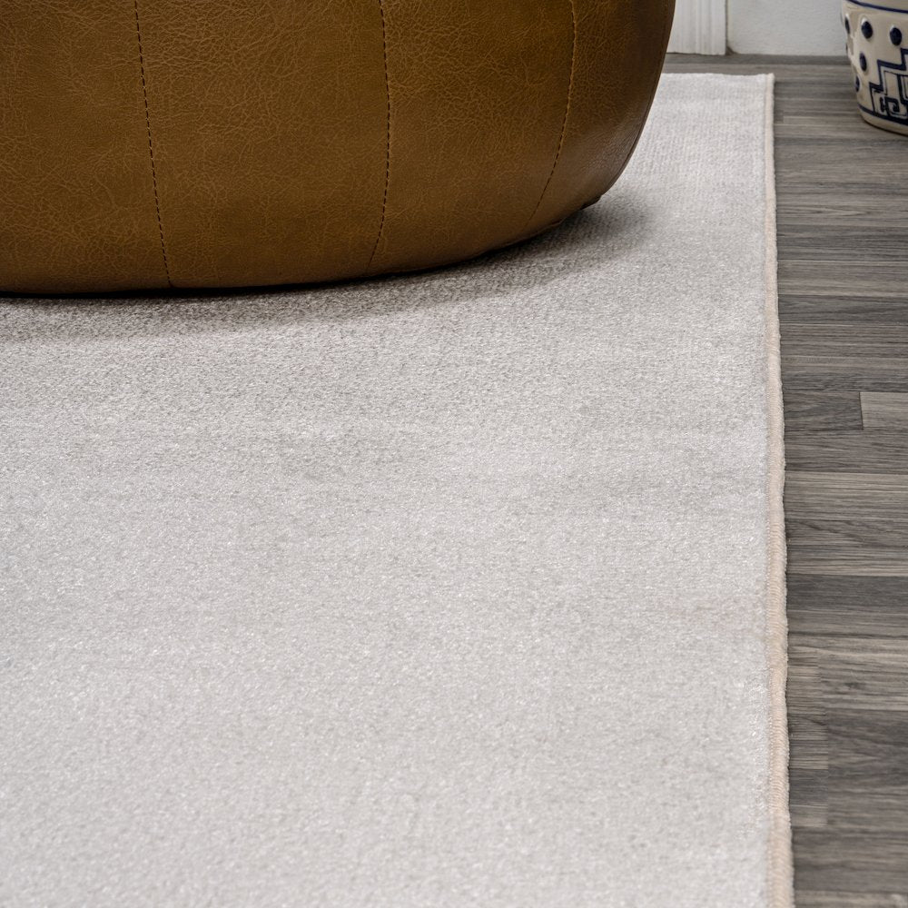Twyla Classic Solid Low-Pile Machine-Washable Runner Rug