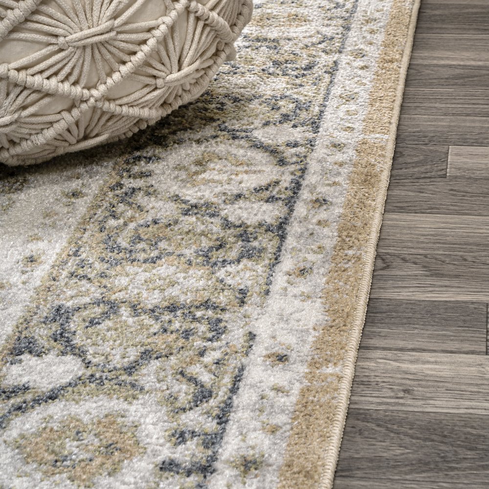Keesha Bold Distressed Medallion Low-Pile Machine-Washable Runner Rug