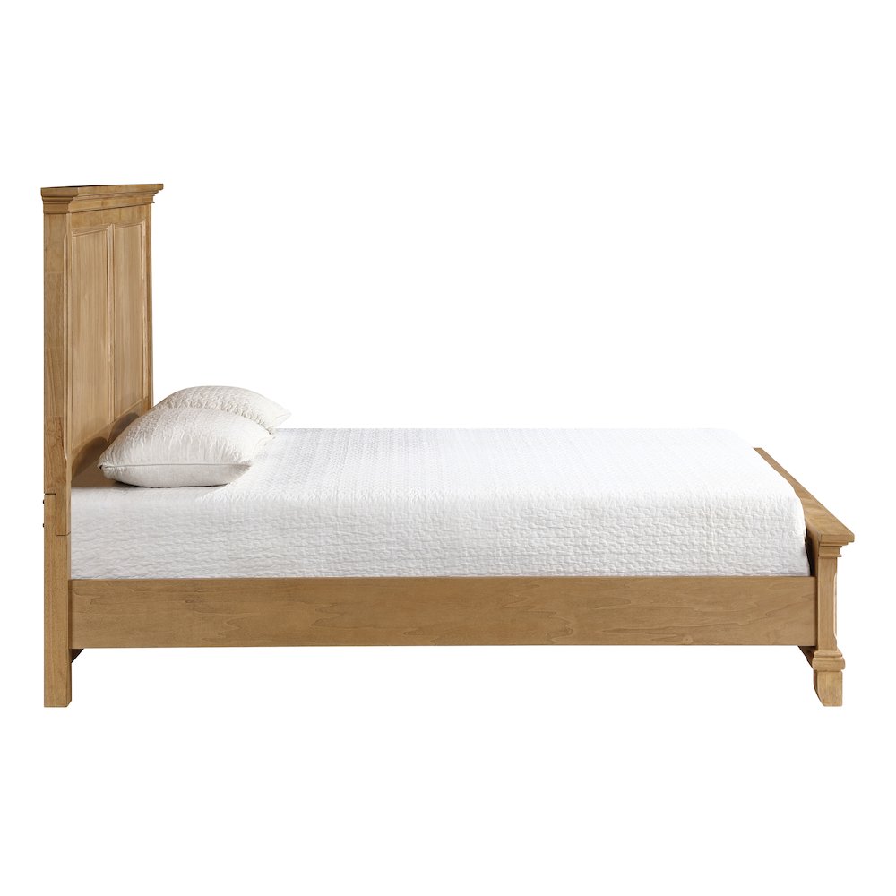 Sunstone 4-Pc Wood Queen Bedroom Set with Chest in Honey