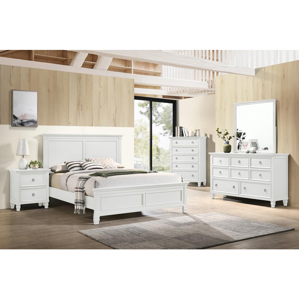 Furniture Tamarack 5-Piece Wood California King Bedroom Set in White