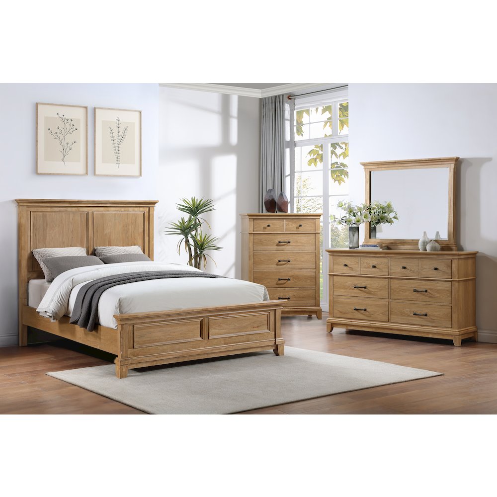 Sunstone 4-Pc Wood Queen Bedroom Set with Chest in Honey