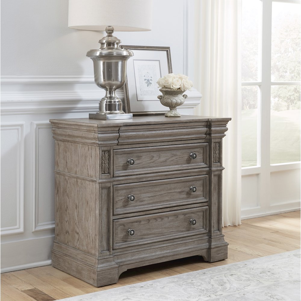 Kingsbury 4 Drawer Bachelor's Chest