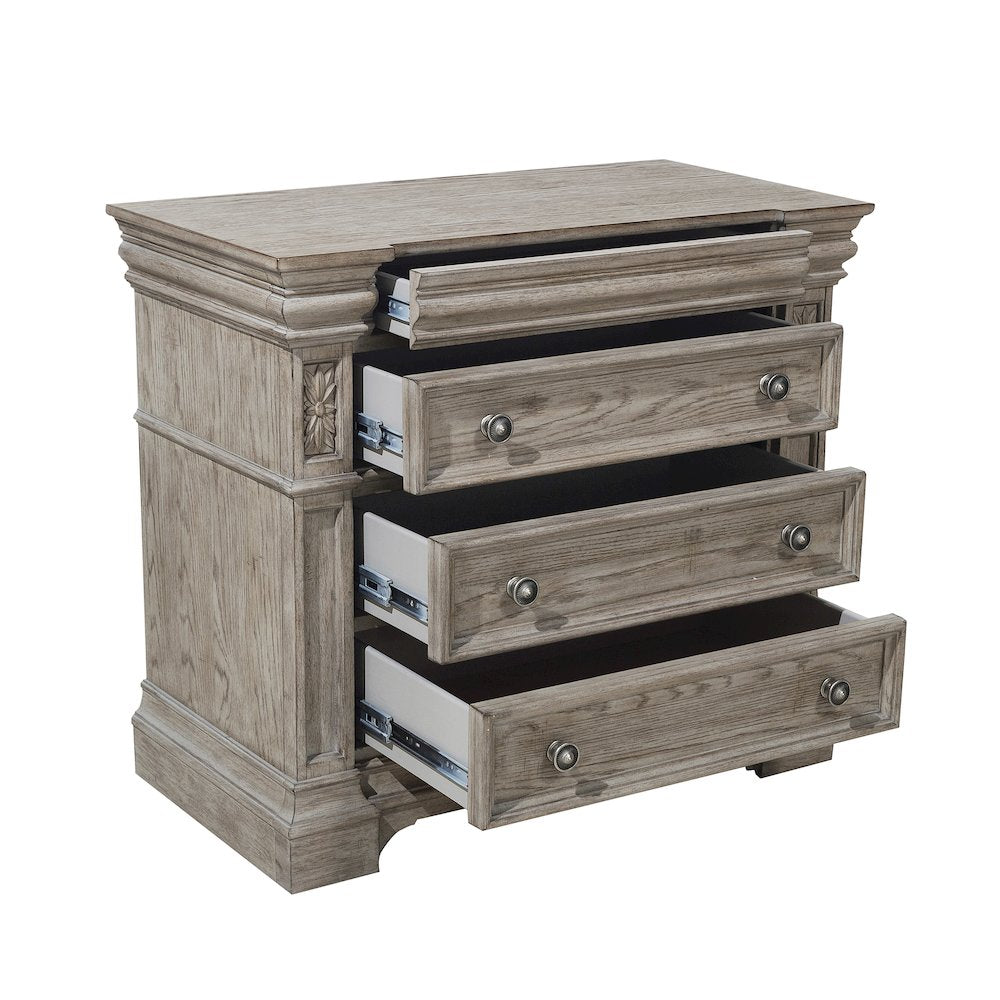 Kingsbury 4 Drawer Bachelor's Chest