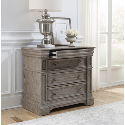 Kingsbury 4 Drawer Bachelor's Chest