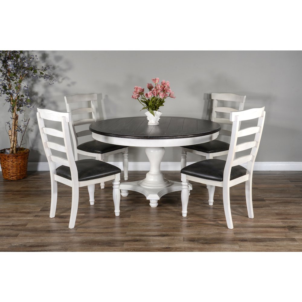 Carrige House 54" Round Dining Set