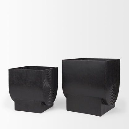 Medina Antiqued Black Metal Planters  (Set of 2)