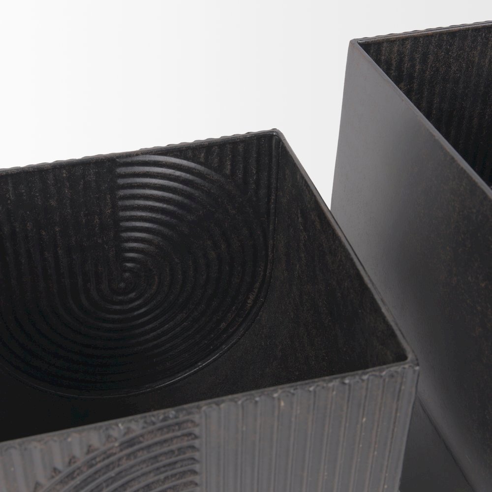 Medina Antiqued Black Metal Planters  (Set of 2)