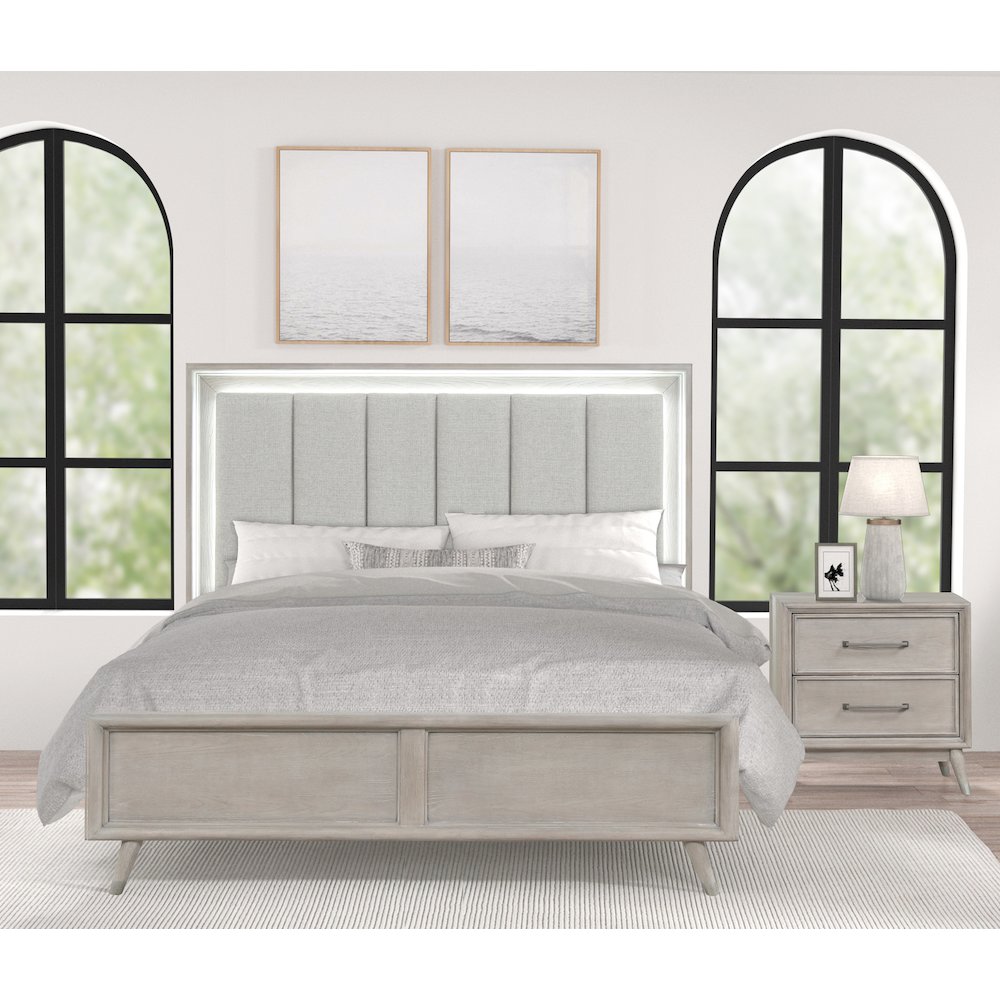 Seluna 4-Piece Bedroom Set with Touch LED Lighting, Gray Oak Finish, King