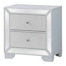 White Bedroom Nightstand with Dovetailed Drawers and Contemporary Style