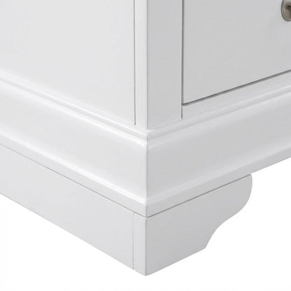 White Night Stand with Traditional Style and 3 Drawers