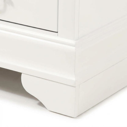 White Nightstand with Traditional Style and Dovetailed Drawers