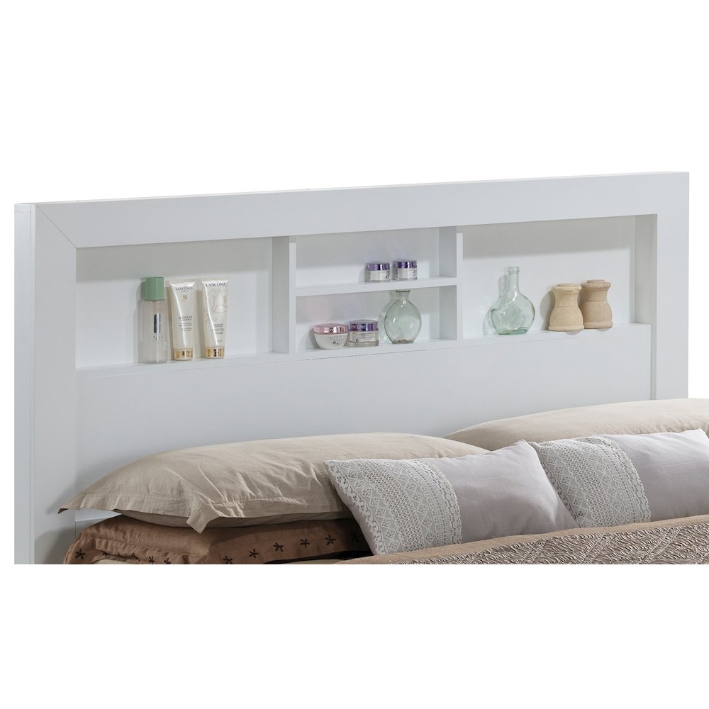 Glory Furniture Burlington Queen Bed in White Color