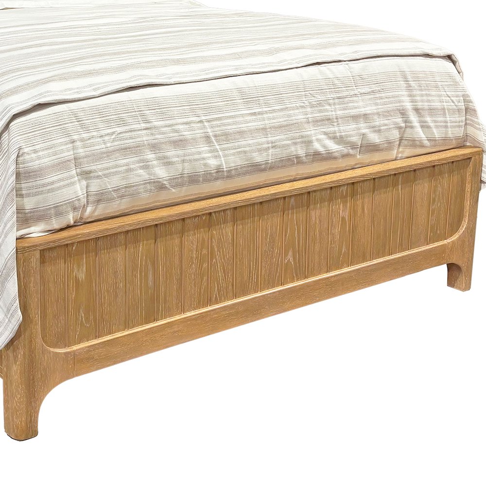 Bedroom King Panel Bed 2 Nightstands and Dresser with Mirror