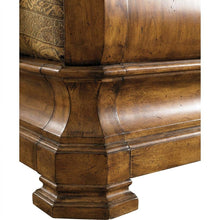 Alder Sleigh Bed with Curved Headboard and Footboard, King Bed Frame, Cognac