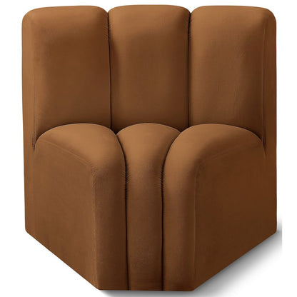 Arc Saddle Velvet Curved Corner