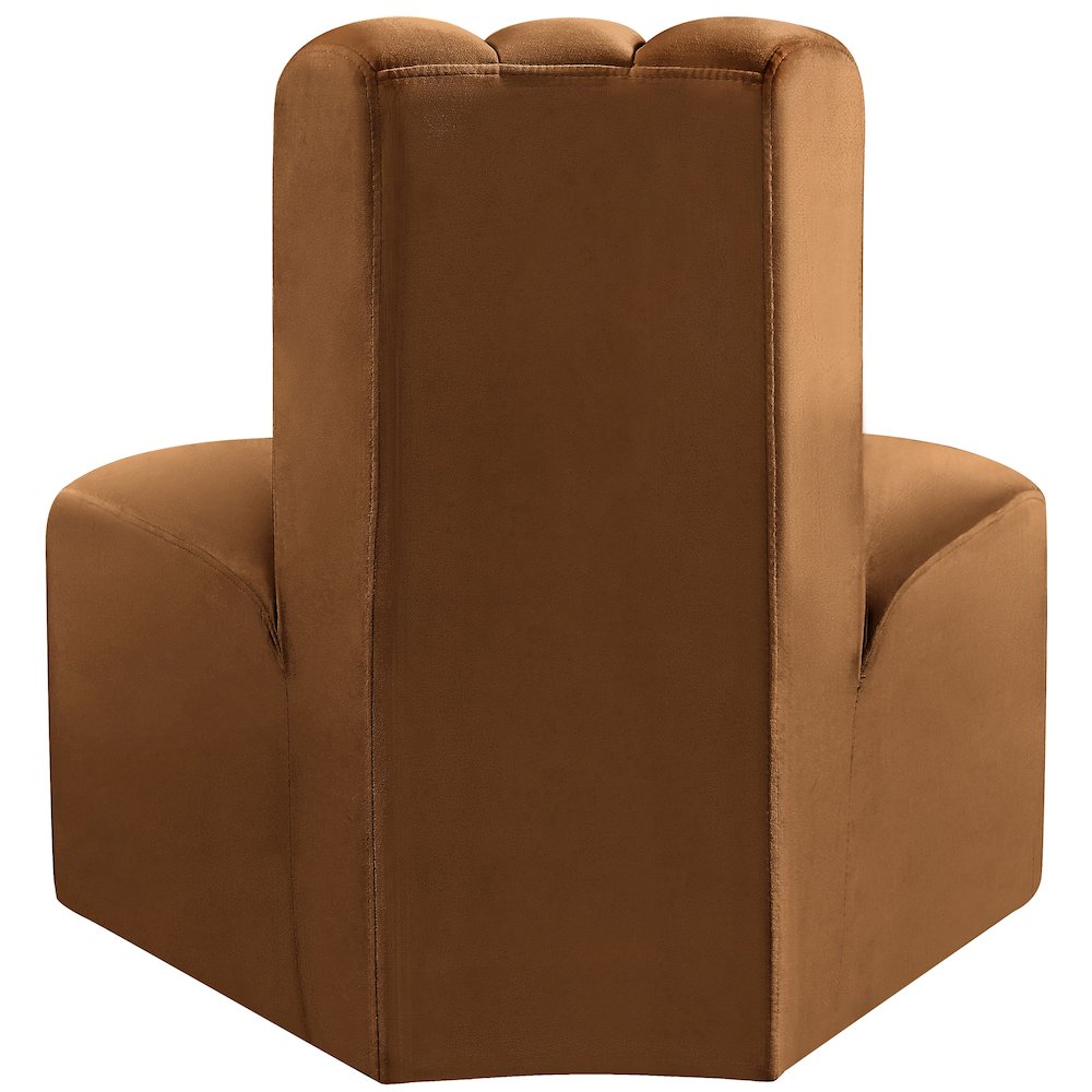 Arc Saddle Velvet Reverse Corner