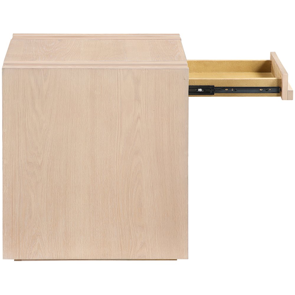 Stanton Natural Oak Veneer And Solid Wood End Table