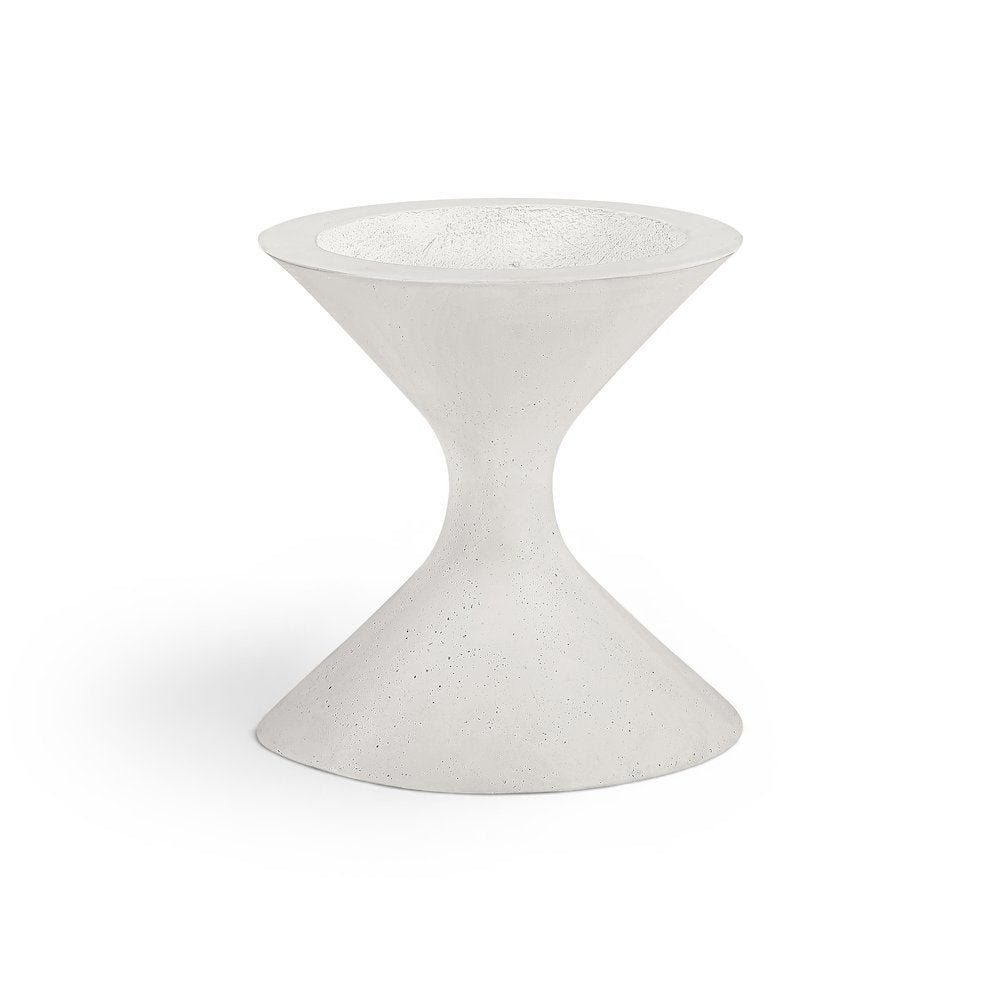 Vessa Cream Indoor / Outdoor Concrete Planter