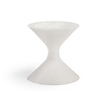 Vessa Cream Indoor / Outdoor Concrete Planter