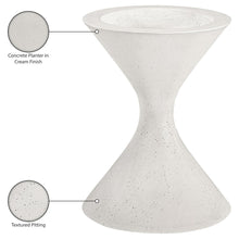 Vessa Cream Indoor / Outdoor Concrete Planter