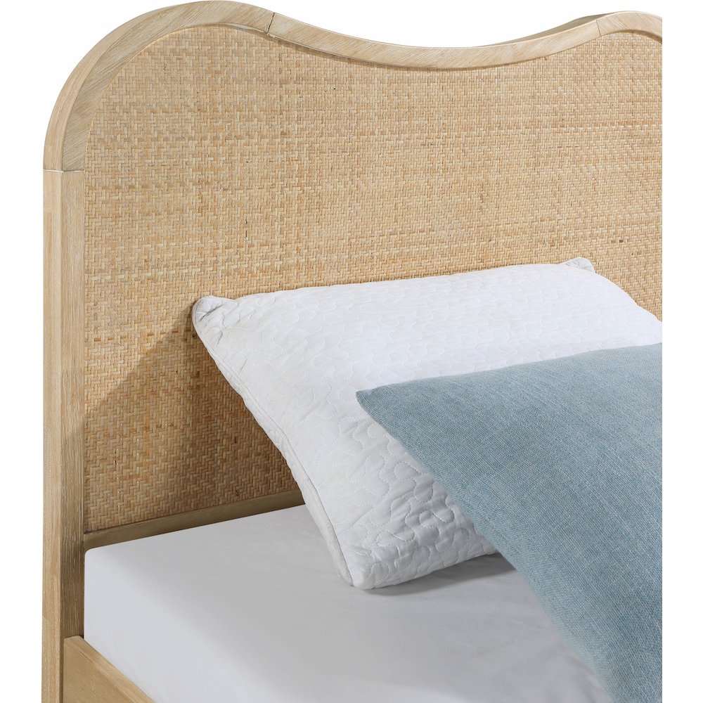 Windsor Natural Rubberwood Twin Bed
