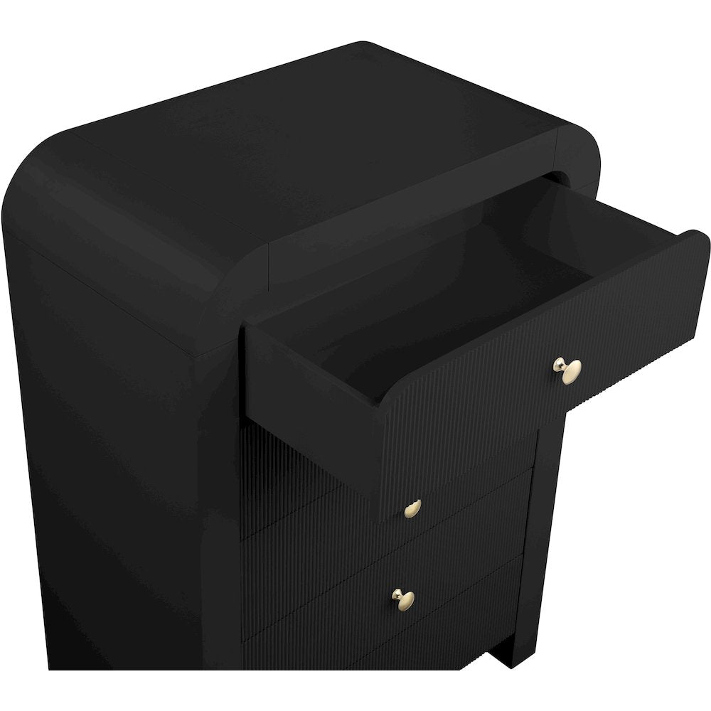 Artisto Black Chest