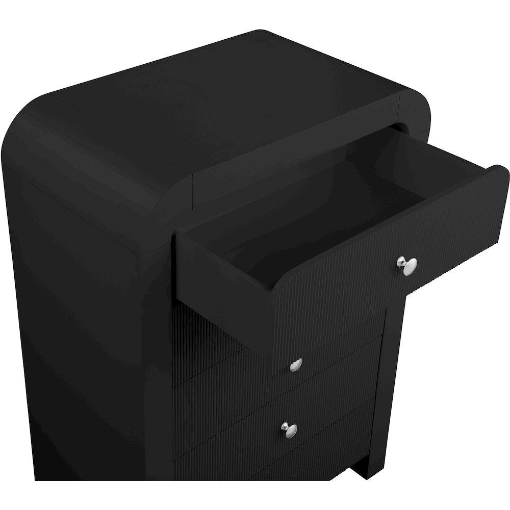 Artisto Black Chest