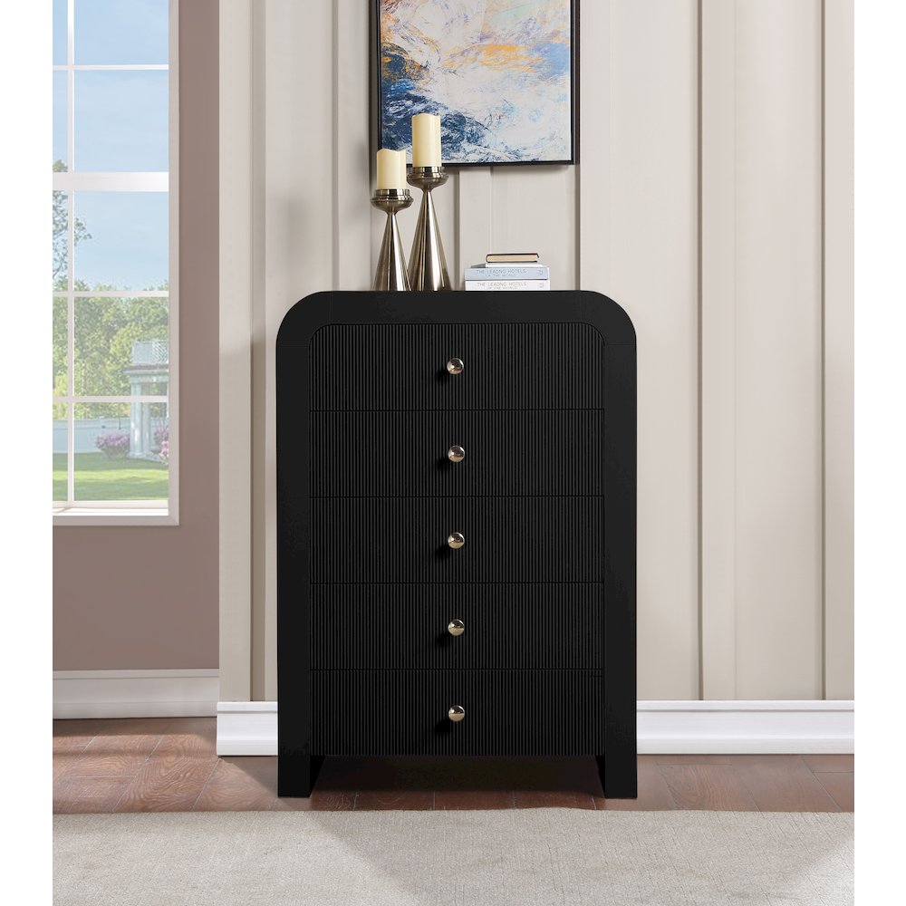 Artisto Black Chest