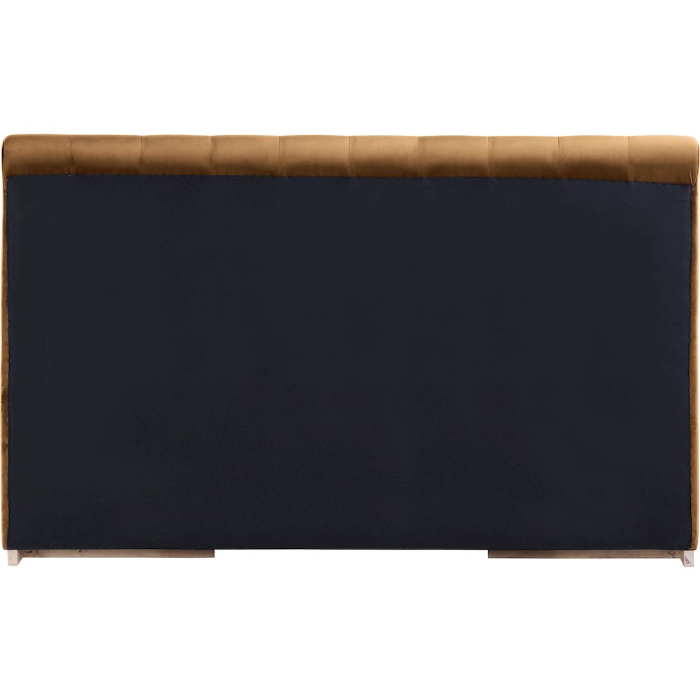 Amara Saddle Velvet Upholstered King Bed