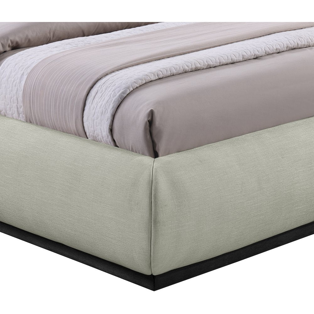 Vaughn Mint Queen Bed