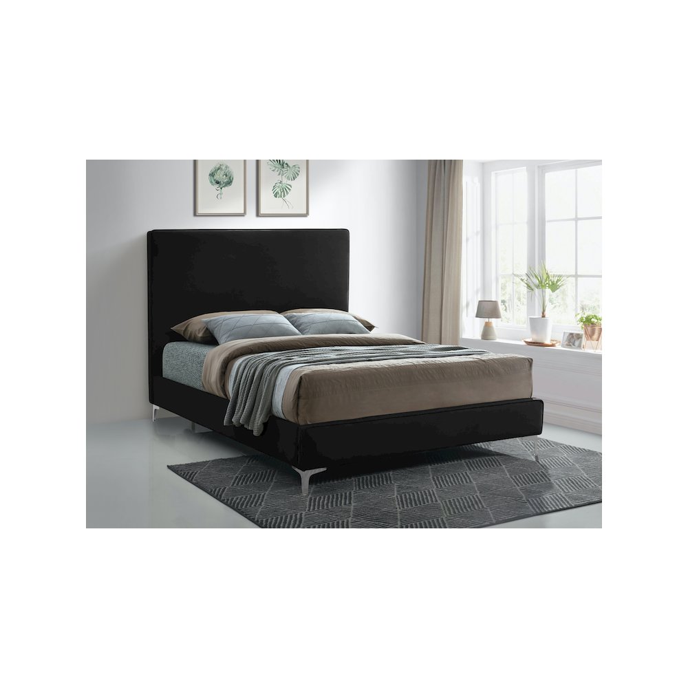 Geri Black Velvet Queen Bed