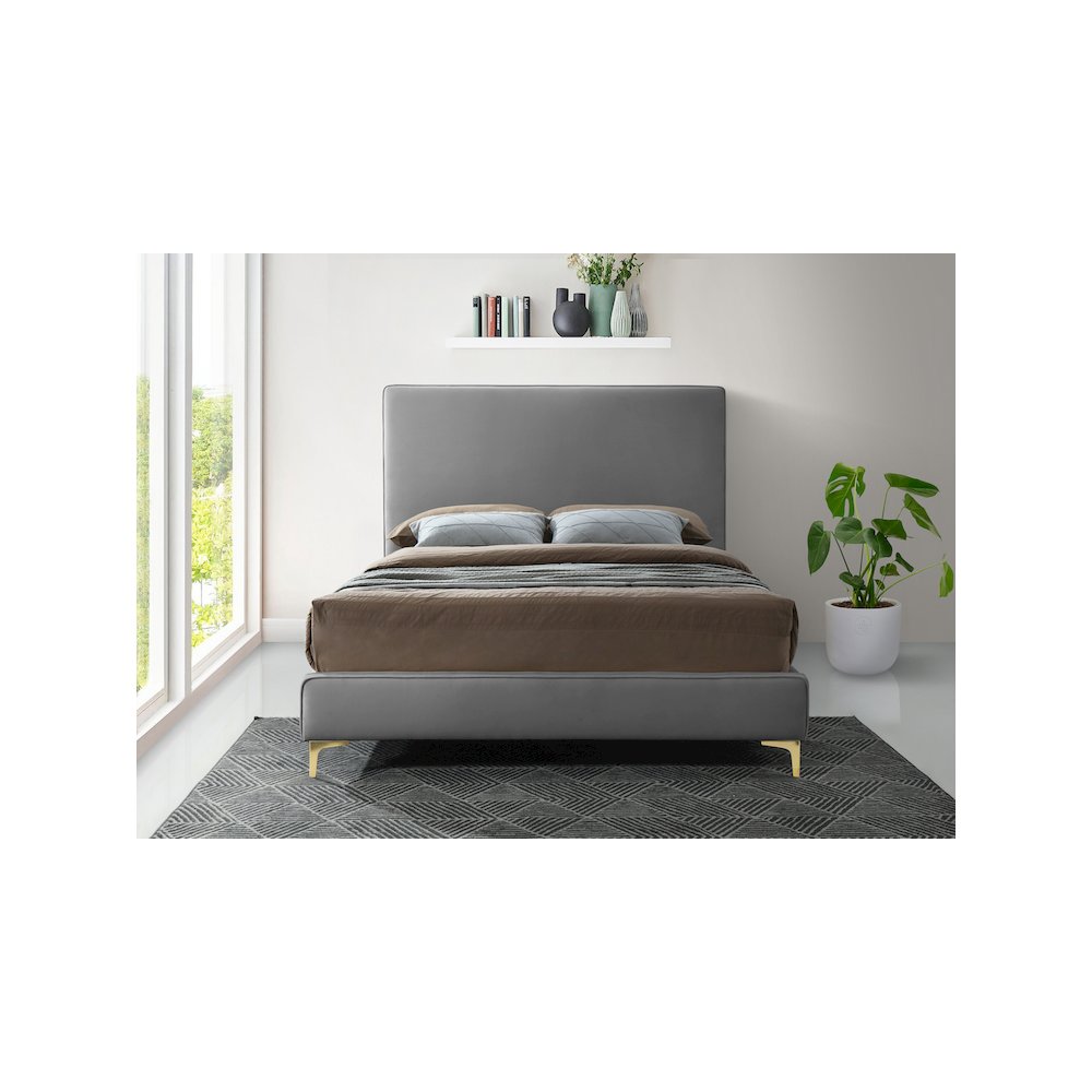 Geri Grey Velvet Full Bed