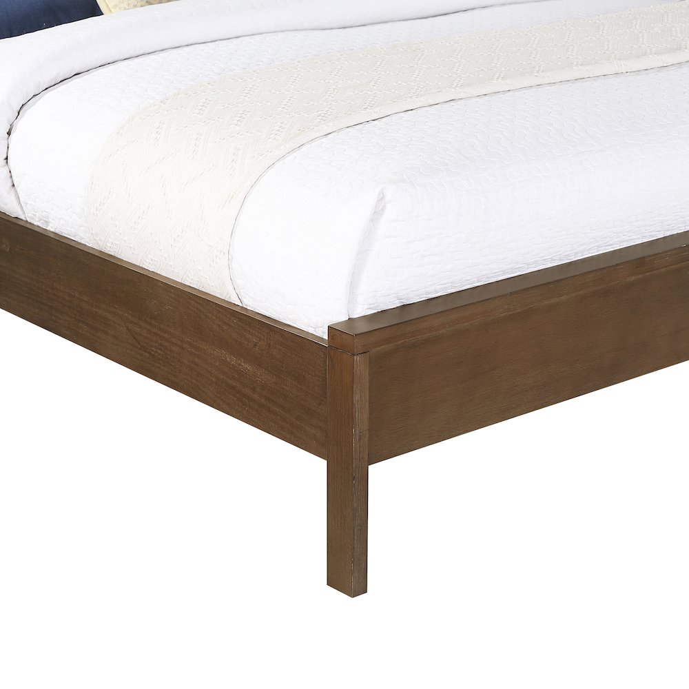 Windsor Brown Solid Wood Queen Bed (3 Boxes)