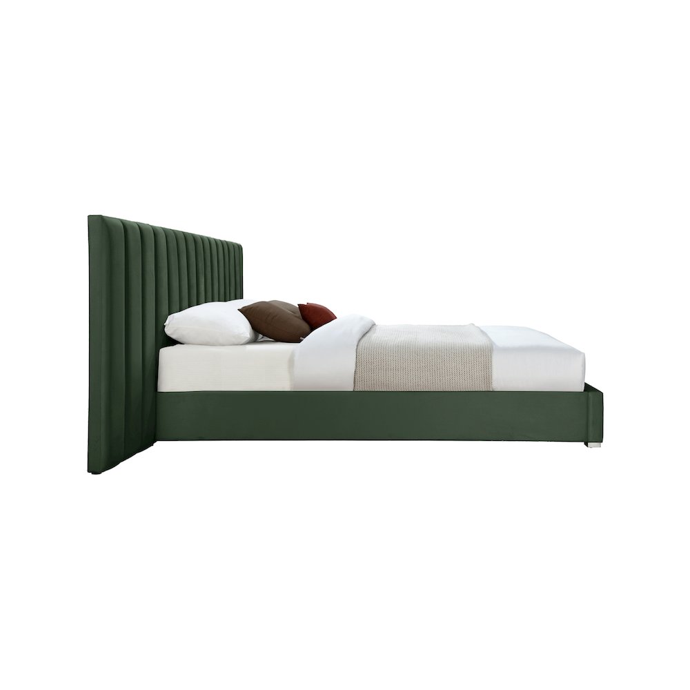 Pablo Green Velvet Queen Bed