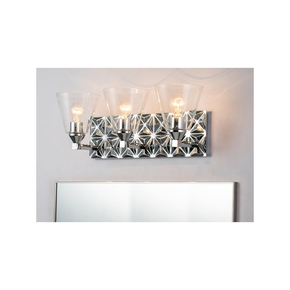 Alpha 3 Light Vanity Light With Glass in Polished Chrome