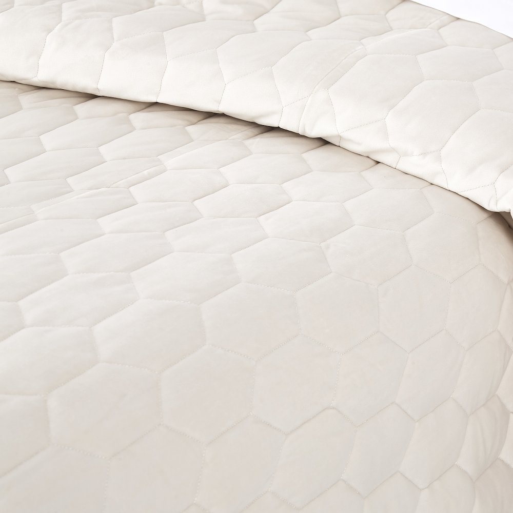 Niagara 3-Piece Queen Quilt Set - Sand