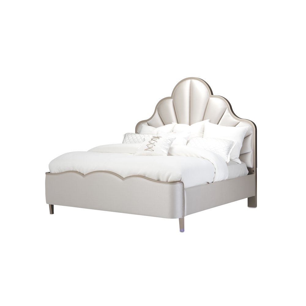 Malibu Crest Queen Scalloped Panel Bed - Chardonnay