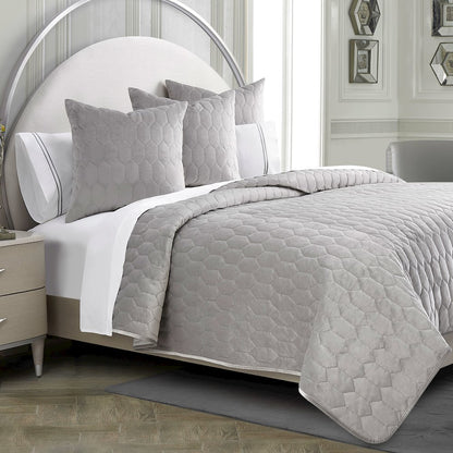 Affluent 4-Piece King Quilt Set - Dove