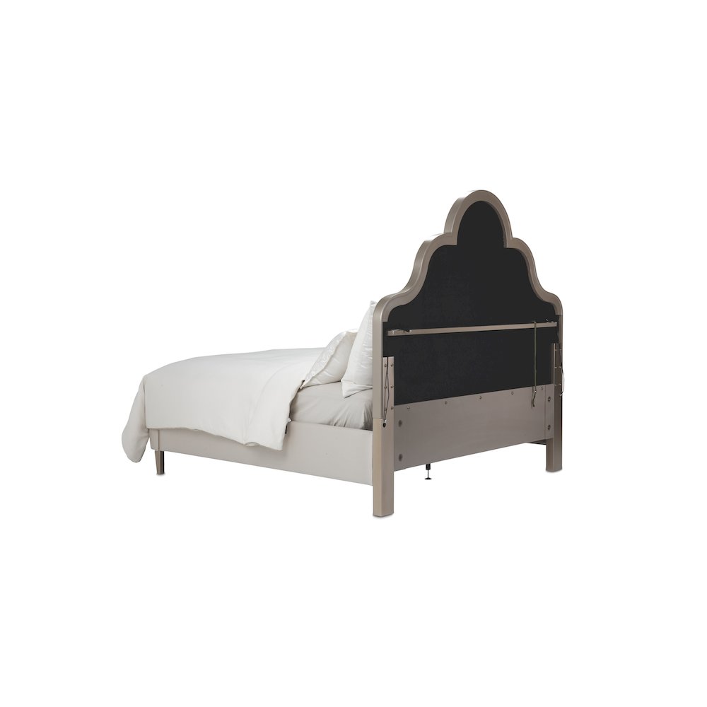 Malibu Crest Queen Scalloped Panel Bed - Chardonnay