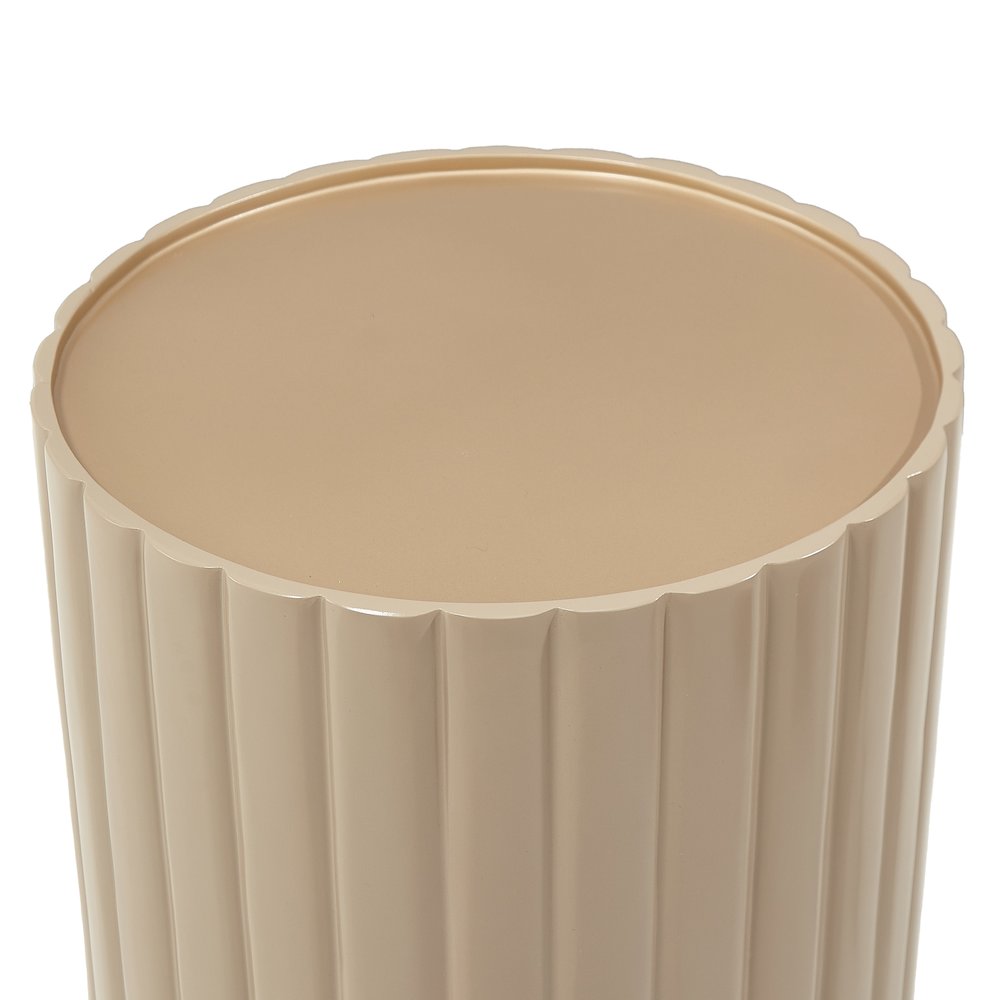 Malibu Crest Round Chairside Table - Chardonnay