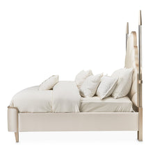 Malibu Crest Queen Scalloped Poster Bed - Chardonnay