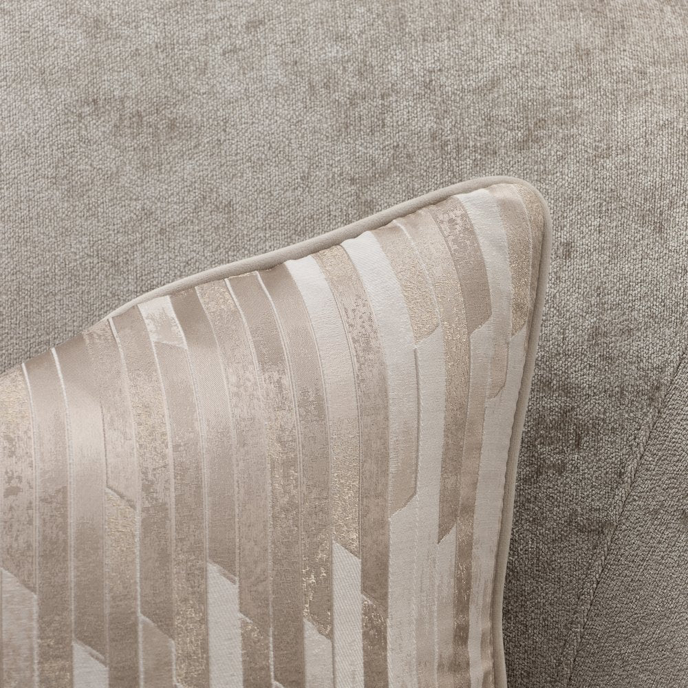La Rachelle Swivel Accent Chair - Lustre/Champagne