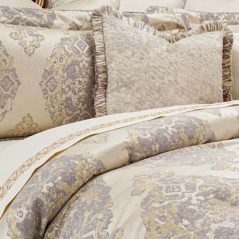 Bennett 10-Piece King Comforter Set - Champagne